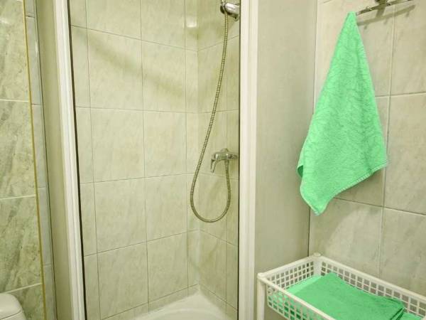 Łazienka w pokoju a i b (pokój rodzinny) na parterze