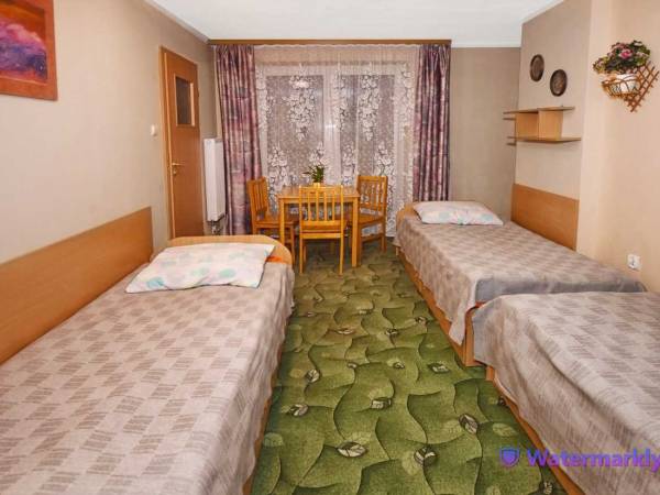 Pokój 3-osobowy na piętrze z łazienką: 3 łóżka 1-osobowe