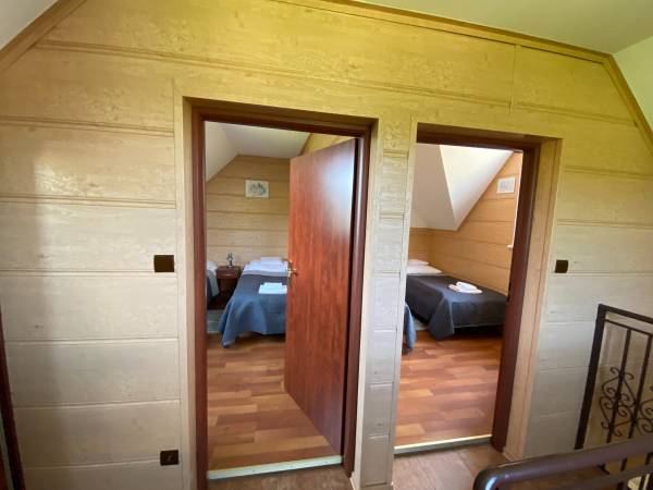 Apartament 6-osobowy, sypialnia na piętrze