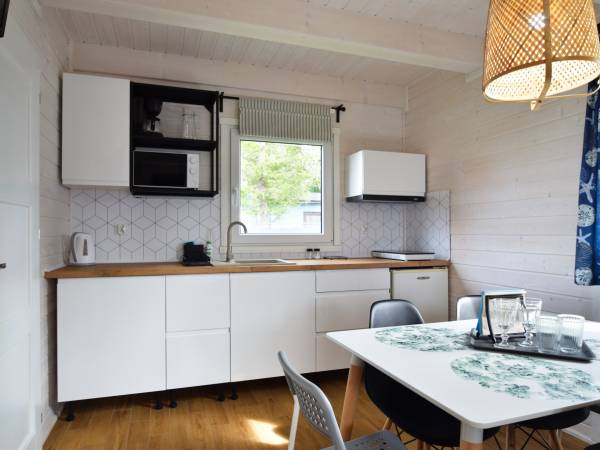 Domek piętrowy-aneks z jadalnią