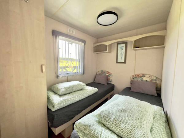 Sypialnia z dwoma łóżkami