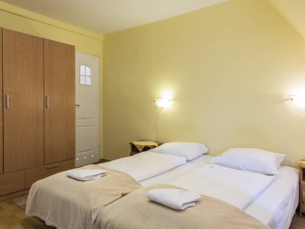 Gabi Cocktail Bar i wynajem pokoi