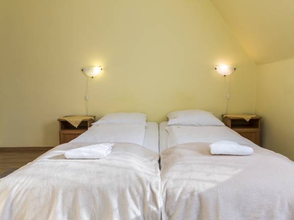 Gabi Cocktail Bar i wynajem pokoi