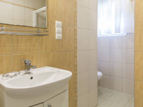 Gabi Cocktail Bar i wynajem pokoi