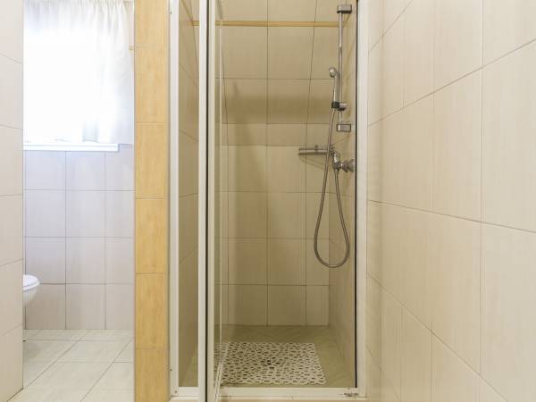 Gabi Cocktail Bar i wynajem pokoi