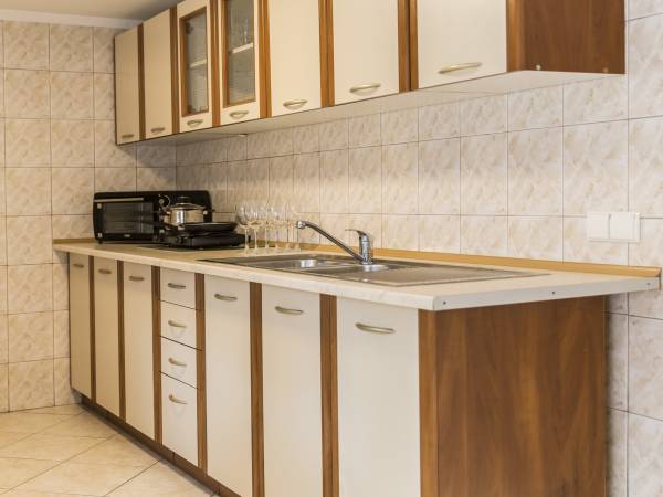 Gabi Cocktail Bar i wynajem pokoi