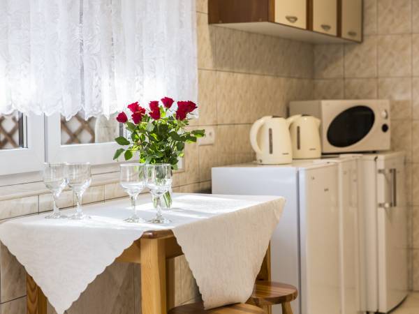 Gabi Cocktail Bar i wynajem pokoi