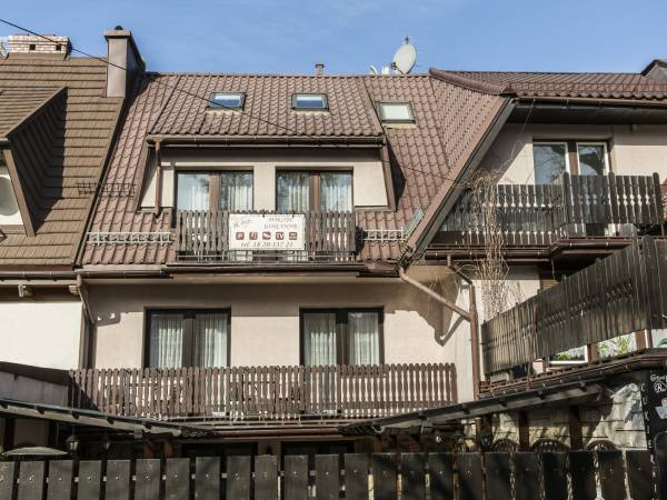 Gabi Cocktail Bar i wynajem pokoi