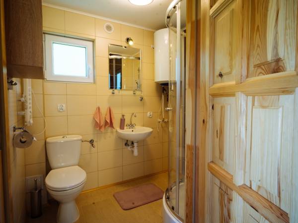 Łazienka w domku 6 ,8 -osobowym