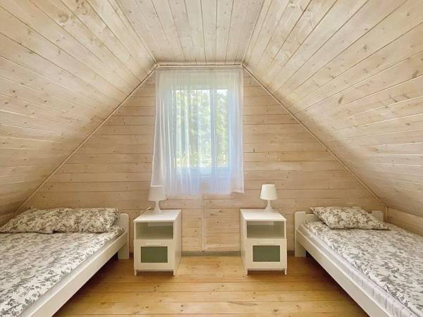 domek dwupoziomowy - sypialnia 