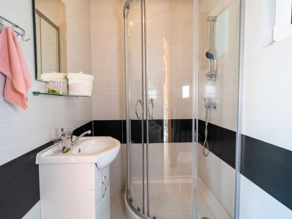 Łazienka domek 6 -os Lux