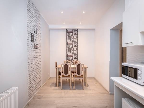 Hostel 70s and Apartmenty Queen