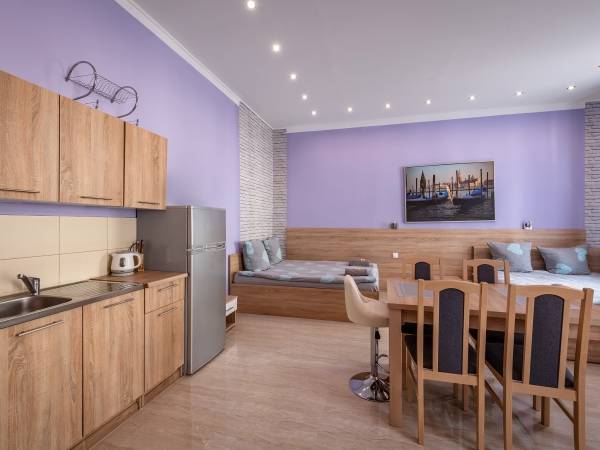 Hostel 70s and Apartmenty Queen