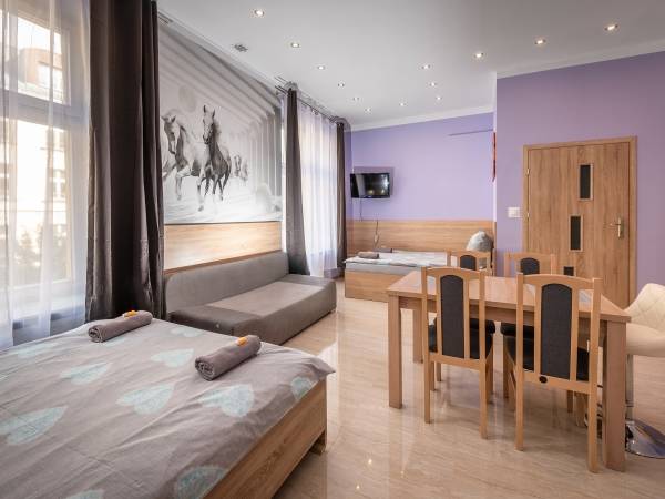 Hostel 70s and Apartmenty Queen