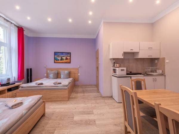 Hostel 70s and Apartmenty Queen