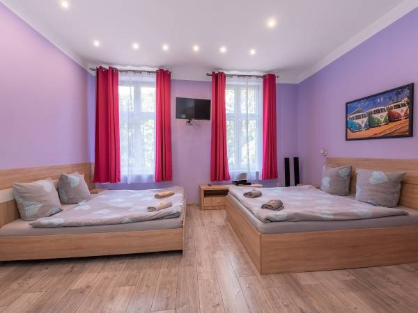 Hostel 70s and Apartmenty Queen