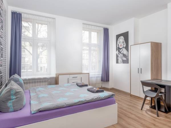 Hostel 70s and Apartmenty Queen