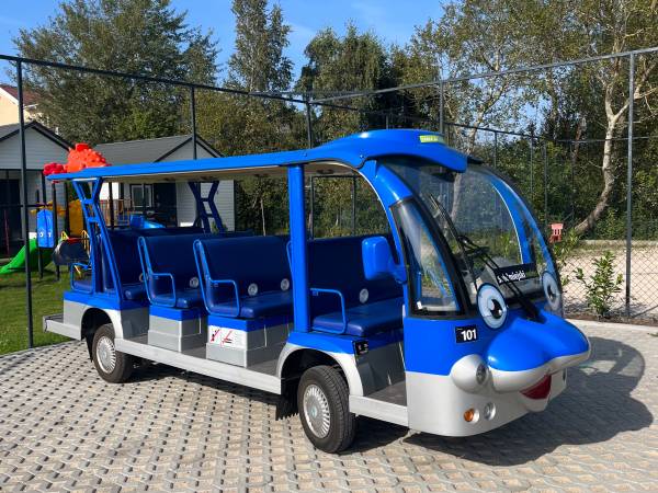 Delfinek będzie woził naszych gości nad morze 