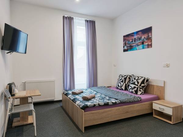 Hostel 70s and Apartmenty Queen