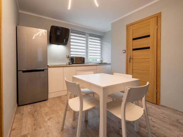 Apartament 6 osobowy 1 pietro z balkonem z widokiem nagóry 