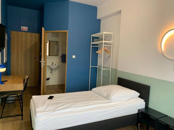 Premium Hostel & Bistro