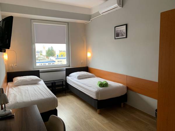 Premium Hostel & Bistro