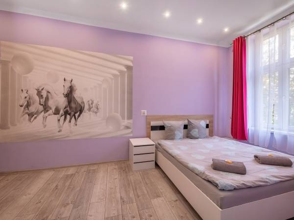 Hostel 70s and Apartmenty Queen