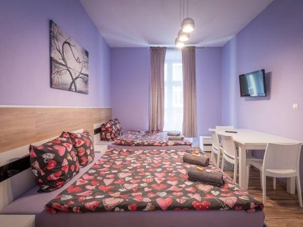 Hostel 70s and Apartmenty Queen