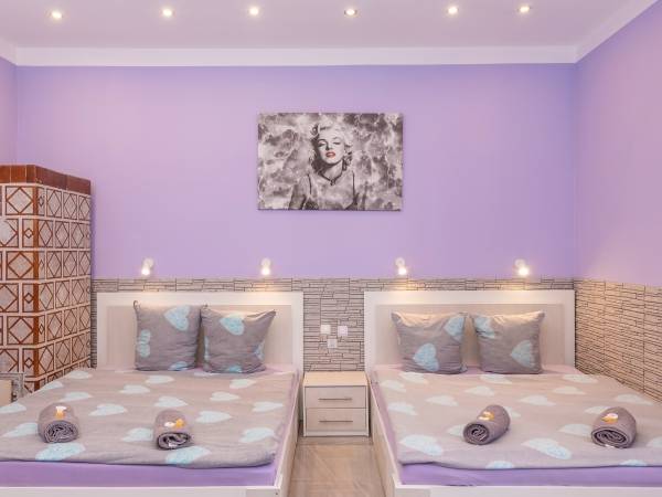 Hostel 70s and Apartmenty Queen