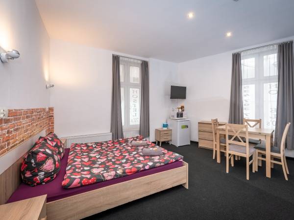 Hostel 70s and Apartmenty Queen