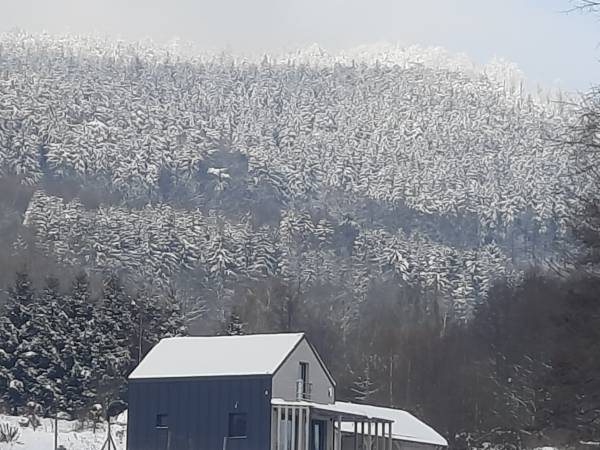 domek Ostoja w zimowej aurze