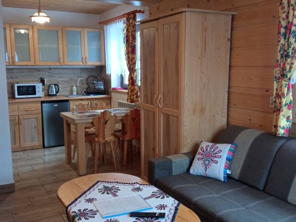 Domek z dwoma balkonami 