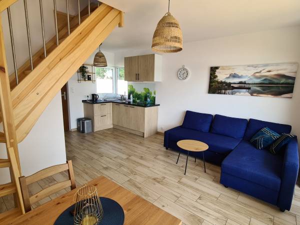 Domki nad jeziorem, Kaszuby, linia brzegowa, sprzęt wodny