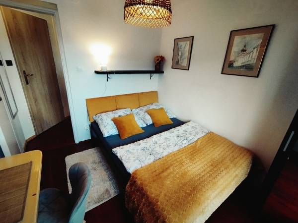 Pokój 2 osobowy z aneksem i balkonem, 2 piętro