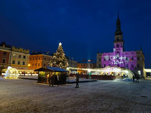 Rynek Wielki: Ratusz, lodowisko, kamieniczki