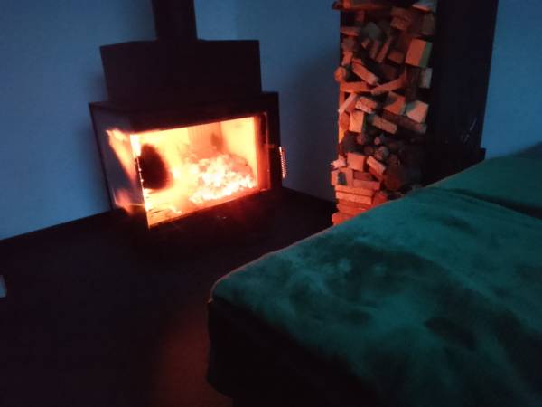 BLACK & WHITE HOUSES