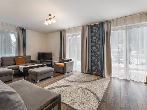 parter - salon z wyjściem na taras