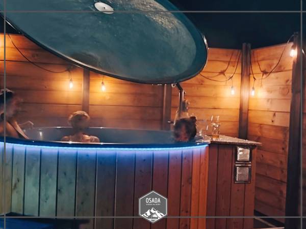 Gorąca balia z jacuzzi