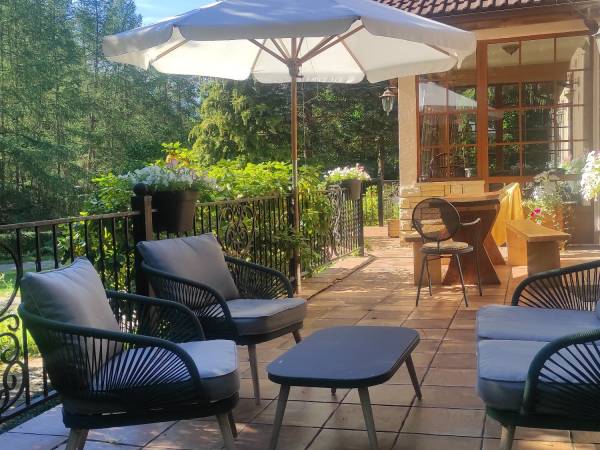 DWOREK i GLAMPING KREFTÓWKA