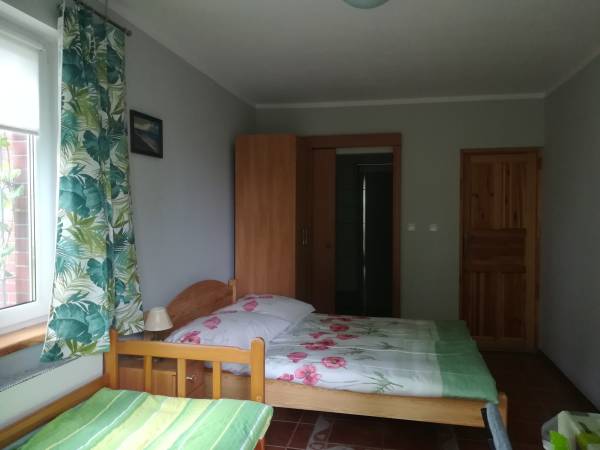 Pokój 2-3 osobowy parter z wyjściem na tarasik.