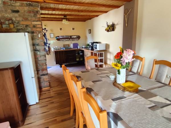 jadalnia z aneksem kuchennym