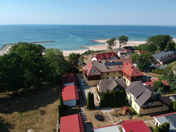 widok na ośrodek z drona