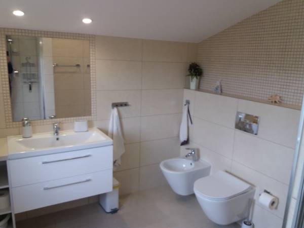 Dom Z Widokiem Na Jezioro