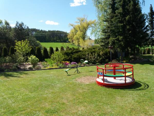 ogród z atrakcjami dla dzieci