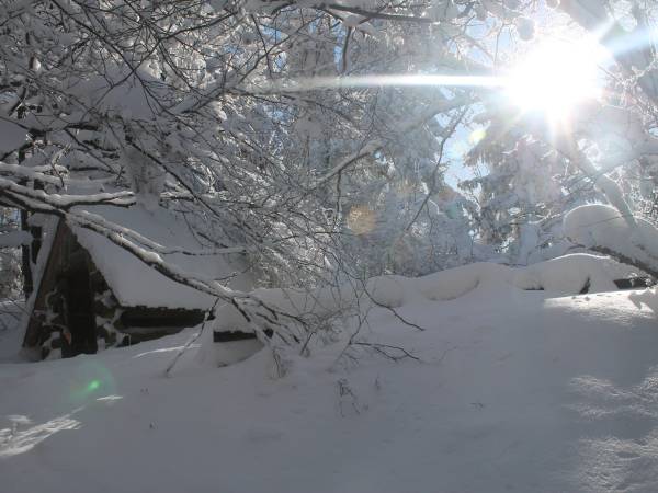 Szlak na Trzy Korony w sceneri zimowej