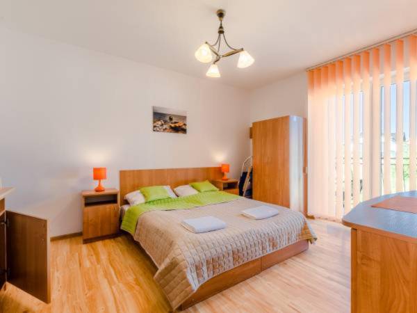 POKÓJ 2-OS. I PIĘTRO (NR 2)