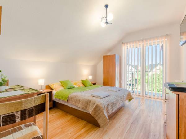 POKÓJ W STUDIO (NR 8) II PIĘTRO