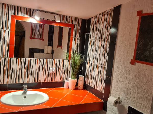 Domki w Krainie Wygasłych Wulkanów Eden