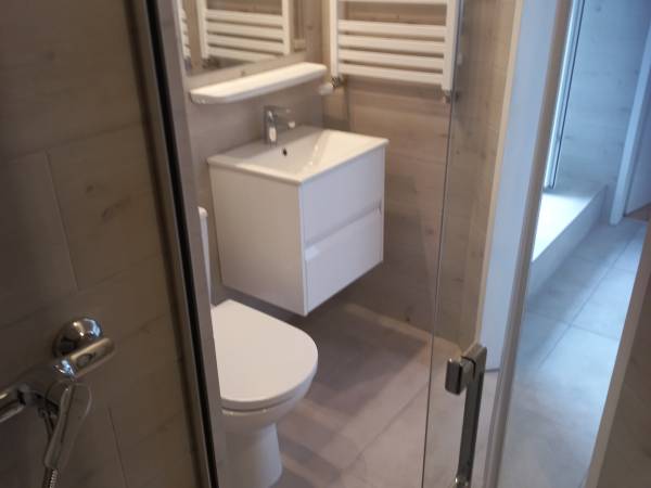 mieszkanie dwupokojowe lazienka nr1