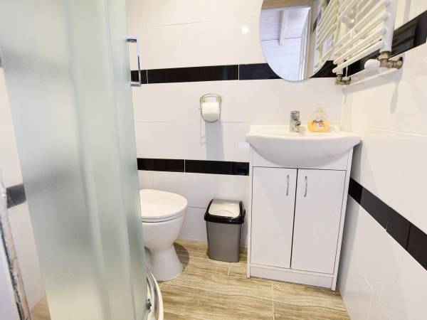 Prywatna łazienka w pokoju nr 3